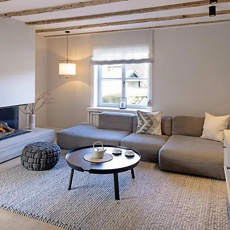 Ferienhaus Nya *